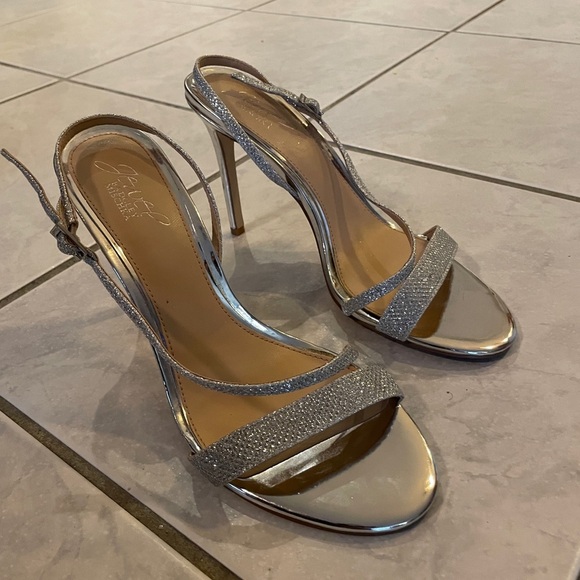 Jewel by Badgley Mischka size 8 Diamond heels - Picture 3 of 6